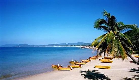 海南地理、经济与文化发展综合研究概览