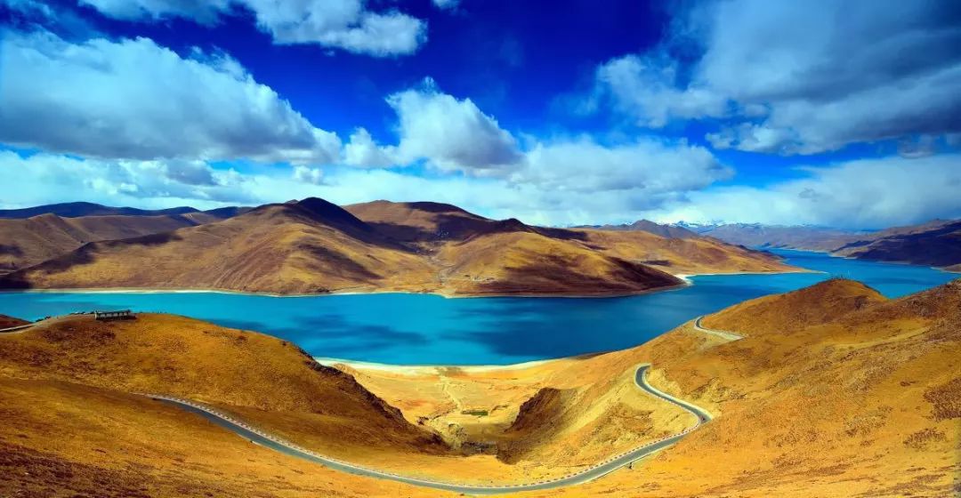 西藏，历史、文化与自然环境的深度探索